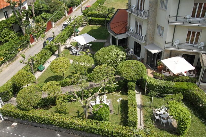 Hotel Montecarlo Lido di Camaiore Exterior photo
