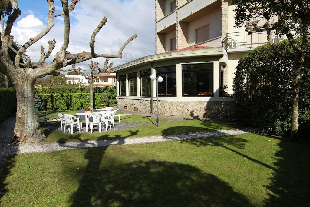 Hotel Montecarlo Lido di Camaiore Exterior photo