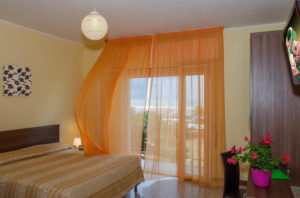 Hotel Montecarlo Lido di Camaiore Exterior photo