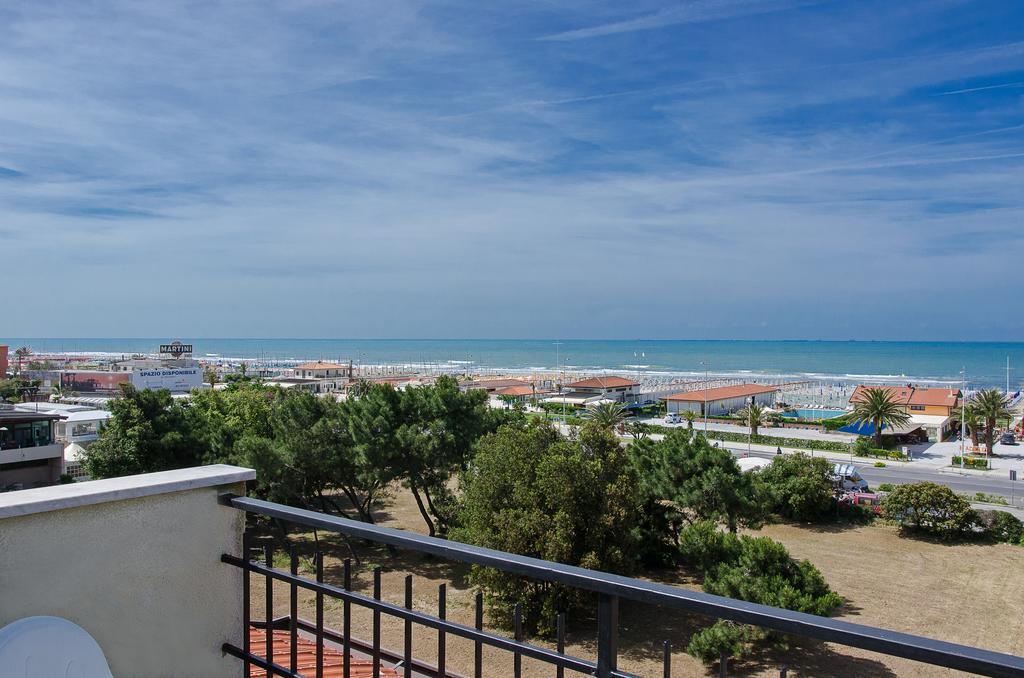 Hotel Montecarlo Lido di Camaiore Exterior photo