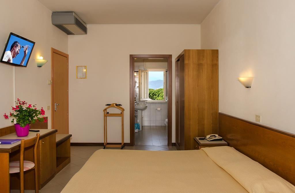 Hotel Montecarlo Lido di Camaiore Exterior photo